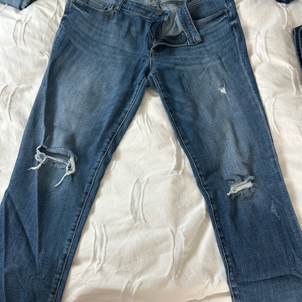 Stylish Blue Distressed Women's Jeans